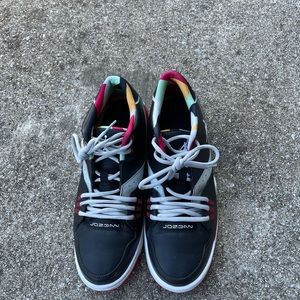 Jordan two pairs bundles mens size 10 good conditions